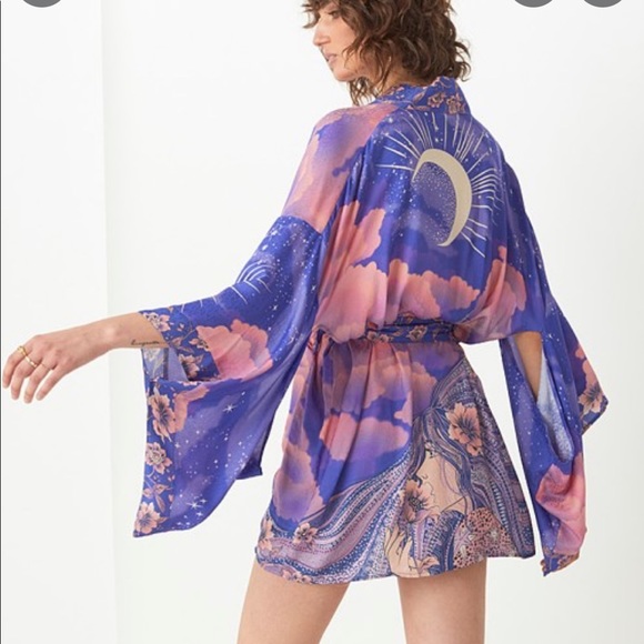 Spell Other - Spell and the Gypsy Luna Robe short